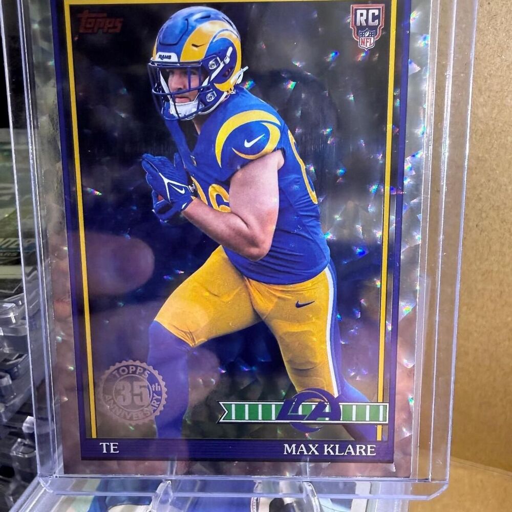 Unbranded Pink and Blue Trading-cards